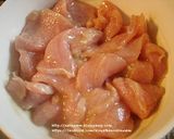 รูปขั้นตอนการทำที่ 1 ของ ข้าวหมูทอดกระเทียมพริกไทย