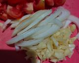 Foto langkah ke 1 dari resep Telur Ceplok Kuah Kecap.