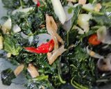 Foto langkah ke 4 dari resep Tumis daun pepaya jepang.