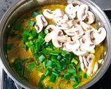 Foto langkah ke 5 dari resep Topping Mie Ayam Ceker Jamur Ala Abang-Abang Gerobak.
