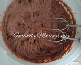 Foto del passaggio 5 della ricetta Torta cioccolatosa con crema di mascarpone e crema alle nocciole
