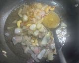 A picture of step 1 of Paneer green peas methi malai.
