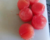 Foto del paso 1 de la receta: Brochetas de sandía, jamón, queso y cherrys