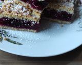 Reszelt meggyes pite recept fázis 5 fotója
