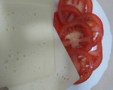 Foto del paso 3 de la receta: Tortilla de espinacas, rellena de tomate natural y queso