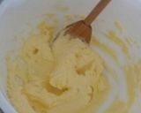 A picture of step 3 of Strawberry & Vanilla Cream Cake.