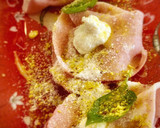 Foto del paso 3 de la receta: Aperitivo de Mortadella de Bologna con tres tipos de queso