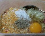 Foto langkah ke 2 dari resep Patty beef burger.