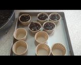 Foto langkah ke 5 dari resep Chocolate muffin by Tintin rayners.