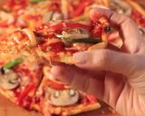 Foto del paso 4 de la receta: Pizza de pollo fitness (sin Carbohidratos)