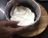 A picture of step 4 of Oreo Ice cream cake.