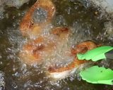 Foto langkah ke 4 dari resep Patin goreng ketumbar.