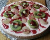 Foto del paso 6 de la receta: Cheesecake con leche condensada, uvas y kiwi