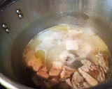 Foto del paso 1 de la receta: Arroz con costillejas, judías verdes y guisantes