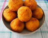 Φωτογραφία βήματος 4 της συνταγής Arancini (αραντσίνι) με μοτσαρέλα