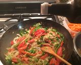 Foto del paso 3 de la receta: Salteado de fideos con vegetales