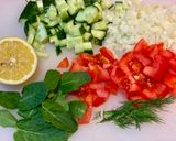 Foto del paso 1 de la receta: 🇮🇷 Ensalada SHIRAZI (سالاد شیرازی, Irán)