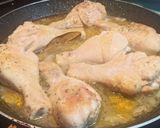 Foto del paso 2 de la receta Muslos de pollo en salsa