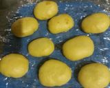 Foto langkah ke 6 dari resep Bun / roti manis isi abon.