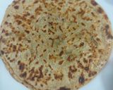A picture of step 5 of Potato paratha with onion raita.
