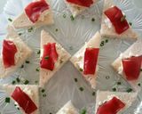 A picture of step 5 of Tramezzini di caprino e bresaola.