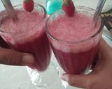 A picture of step 3 of Strawberry-Pomegranate Mojito.