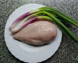 Foto del paso 1 de la receta: Empanadas de pollo al verdeo