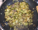 Foto del paso 2 de la receta: Quiché de espinacas, pasas y piñones