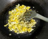 Foto langkah ke 1 dari resep Nasi Goreng Sosis Kornet.