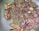 Foto langkah ke 2 dari resep Ikan asin masak asam.