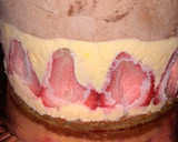 Foto del paso 5 de la receta: Torta helada !!!🍨🍨🍓🍓