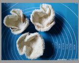Foto langkah ke 5 dari resep Muffin Ragout Roti Tawar.
