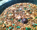 Foto del paso 9 de la receta: Lentejas con secreto y setas en paella