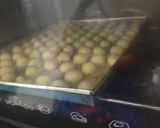 Foto langkah ke 4 dari resep Tama go Boro たまご ぼろ (Egg Biscuit).