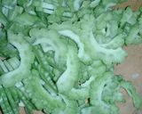 Foto langkah ke 1 dari resep Tumis pare pedas manis.