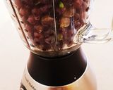 A picture of step 3 of Homemade 100% Grape Juice.