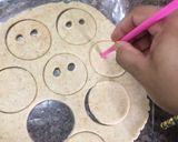 स्माइली फ्राइज (Smiley fries recipe in hindi) रेसिपी चरण 2 फोटो