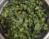 Foto langkah ke 1 dari resep Oseng daun pepaya.