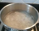A picture of step 6 of Shitake miso soup with ginger and lime.