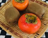 Foto del paso 1 de la receta: Ensalada Especial de Piña 🍍 Rellena con Frutas y Miel!🍯🥝🍊🍒