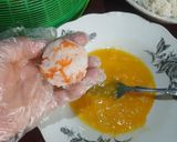 Foto langkah ke 3 dari resep Bola Nasi Goreng Isi Wortel.