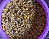 Foto del paso 1 de la receta: Barritas saludables de granola y chocolate
