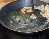 Foto del paso 2 de la receta: Cuscús con abadejo y langostinos