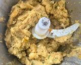Une image de l'étape 1 de Boulettes de poulet aux jeunes épinards frais et orzo 🐓.