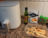 Foto del paso 1 de la receta: Picatostes con bordes de pizza en Airfryer