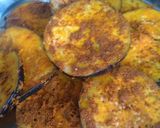 A picture of step 3 of Baigan Bhaja.