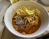A picture of step 2 of Chicken Kao Soi.