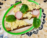 A picture of step 5 of Cheese snack on toast.