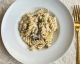 Foto langkah ke 6 dari resep Fusilli Creamy Carbonara.