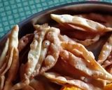 नमक पारे(namk pare recipe in hindi) रेसिपी चरण 2 फोटो